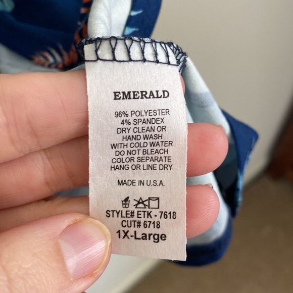 Emerald Boutique Teal blue Tropical tunic v-neck Top Plus size 1X - Picture 8 of 8